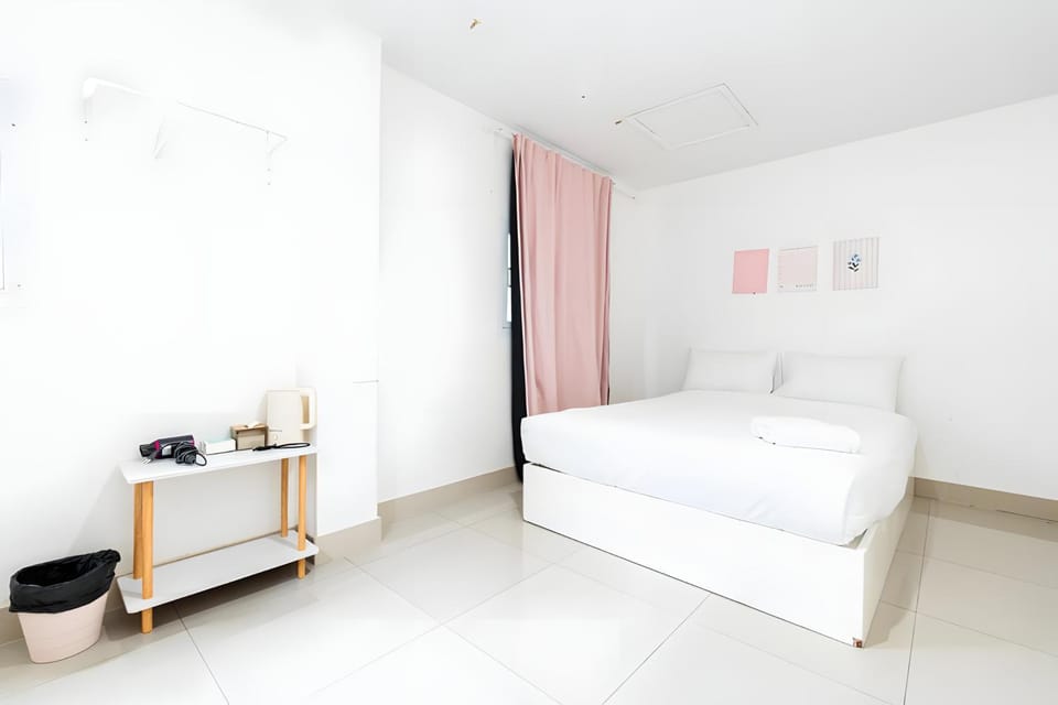 Bed, Kitchen or kitchenette, Photo of the whole room, Bedroom