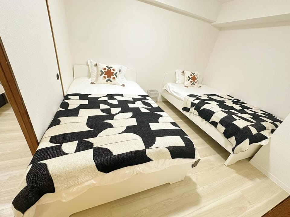 土田305紧邻上野步行6分钟可抵达山手线 Apartment in Japan