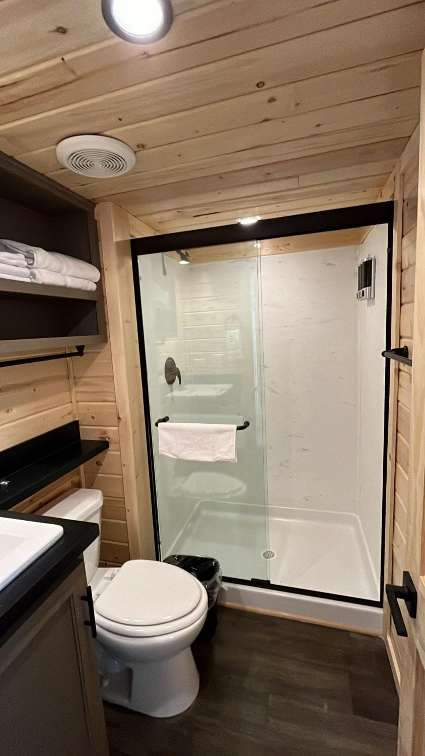 Shower, Toilet, Bathroom