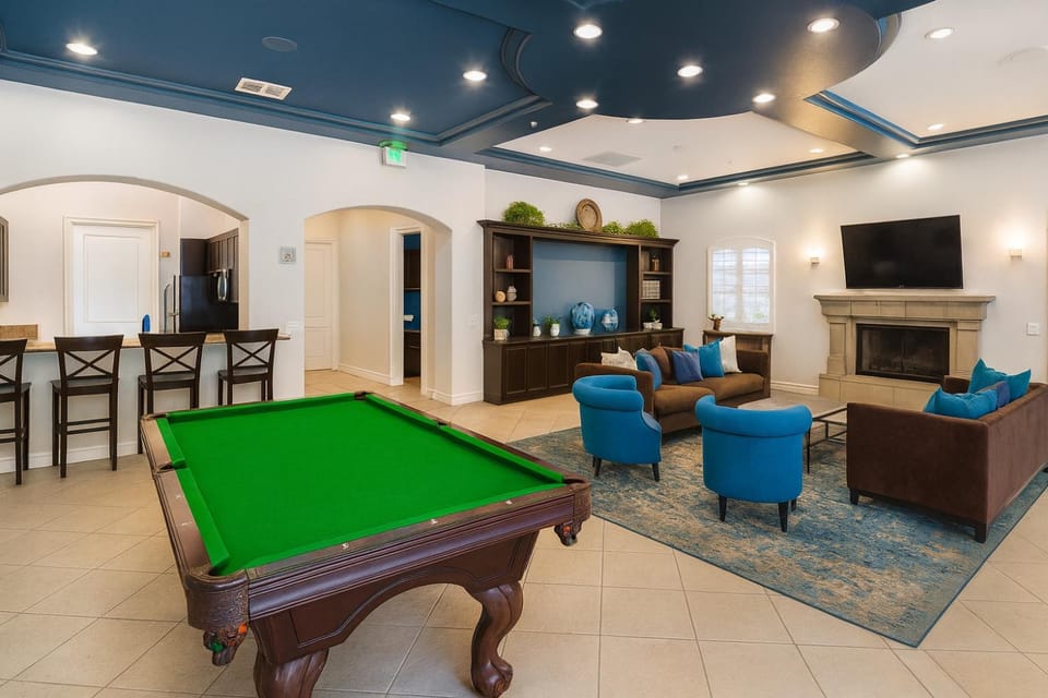 Communal lounge/ TV room, Billiard, Game Room, TV and multimedia, Living room, Seating area, Evening entertainment