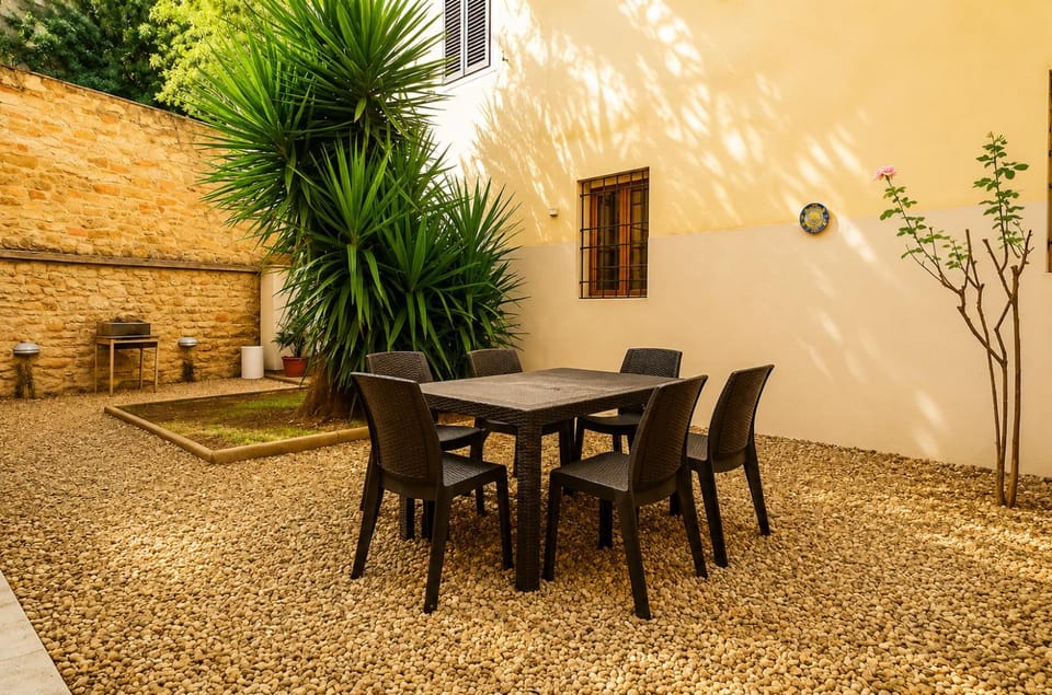 Garden, Seating area