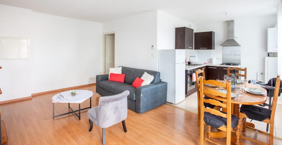 Kitchen or kitchenette, Living room, Dining area, pet friendly