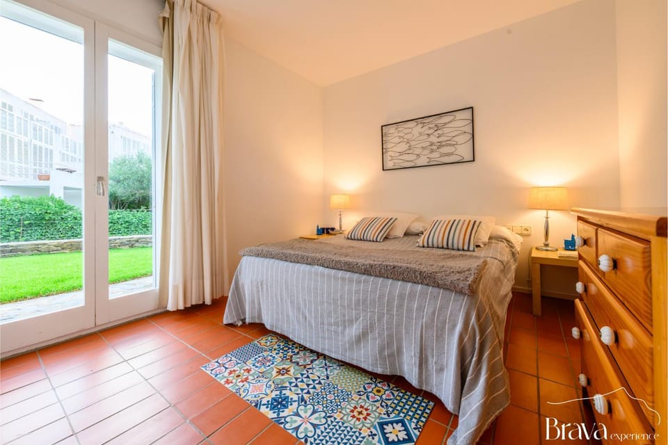Bed, Garden, Bedroom