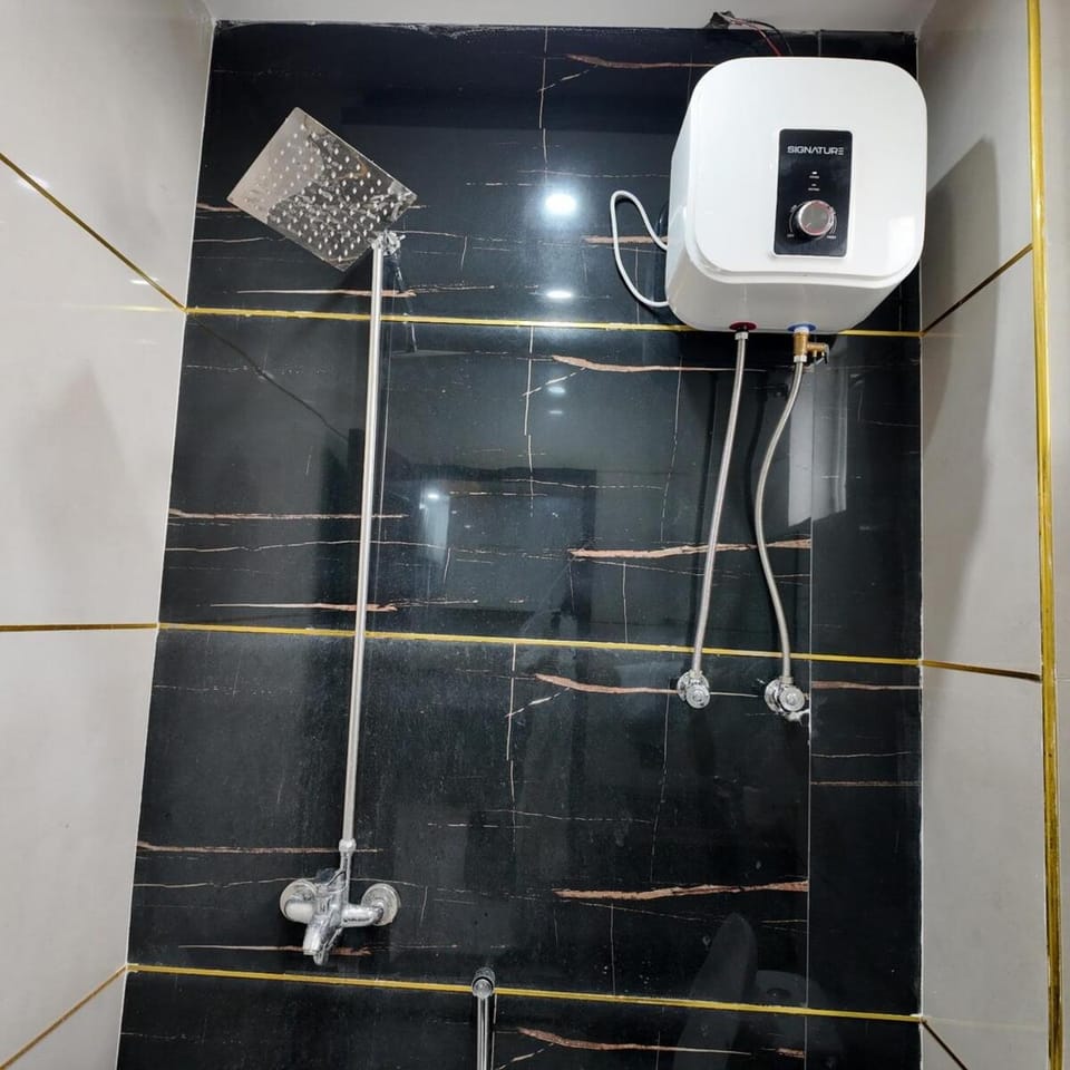 Eiffel Luxora studio Apartment in Lahore