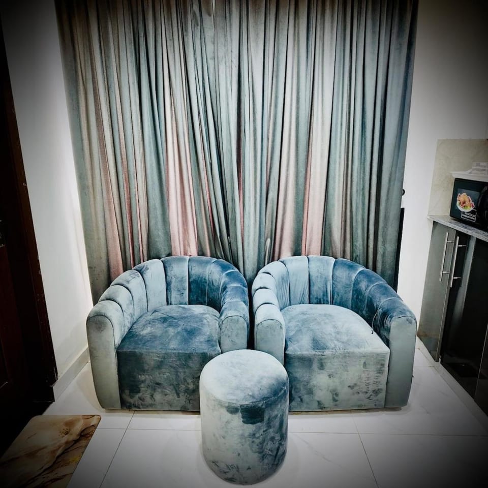 Eiffel Luxora studio Apartment in Lahore