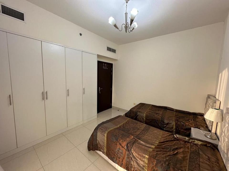Big flat 3 bedrooms, in floor 15 full service Apartment in Al Sharjah