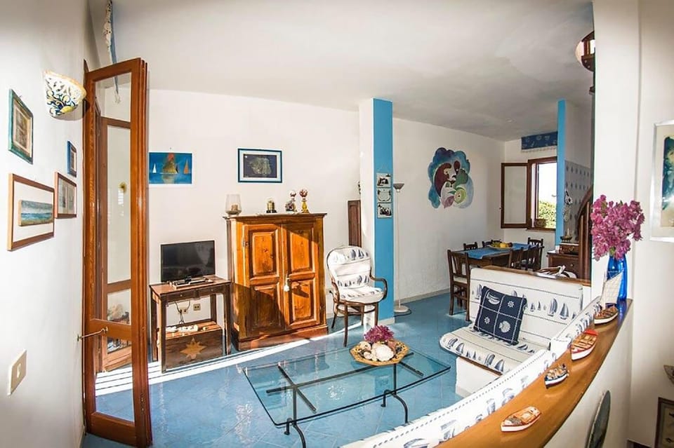 Day, Living room, Dining area