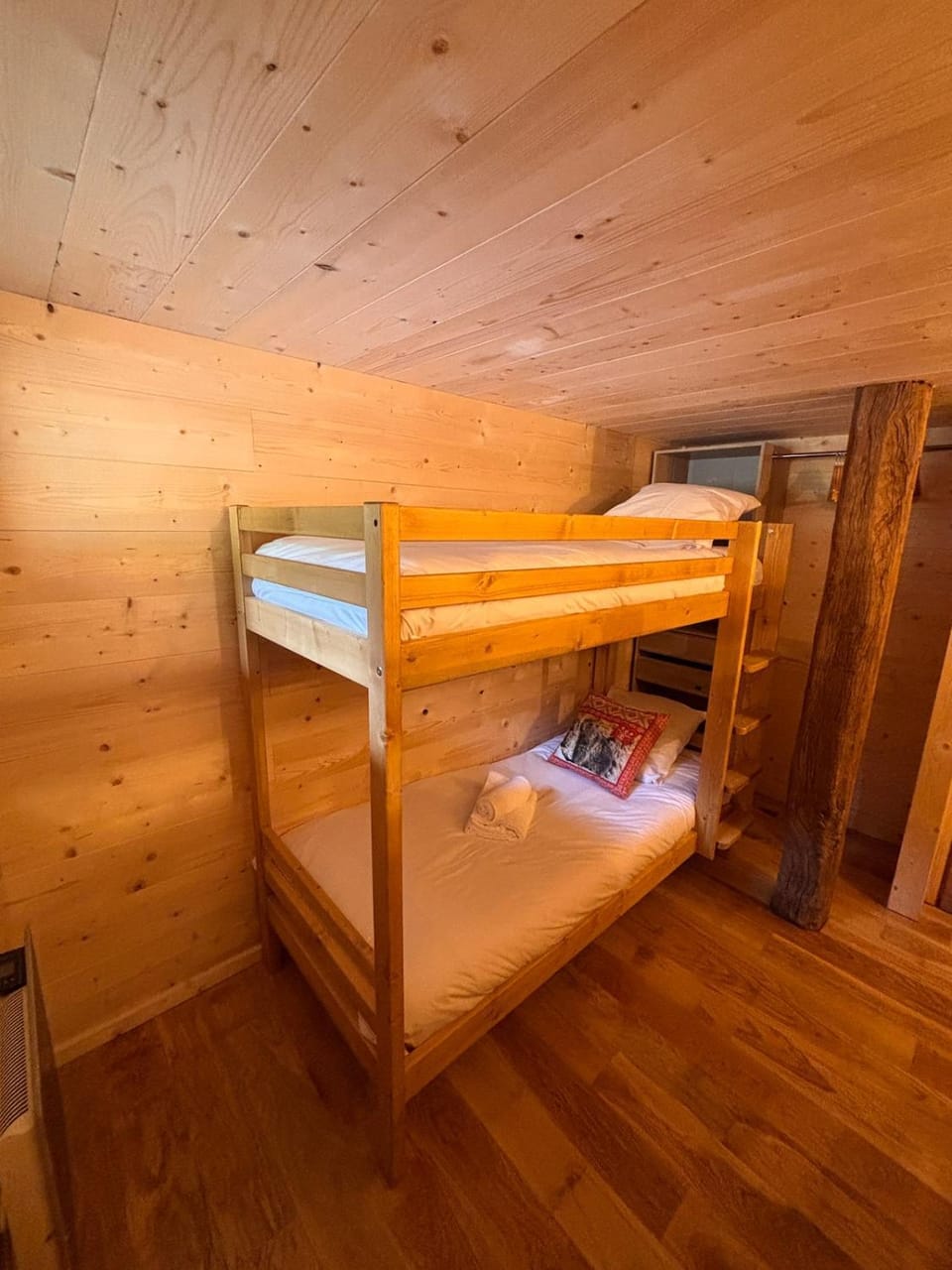 Le Refuge with Panoramic View Apartment in Haute-Savoie