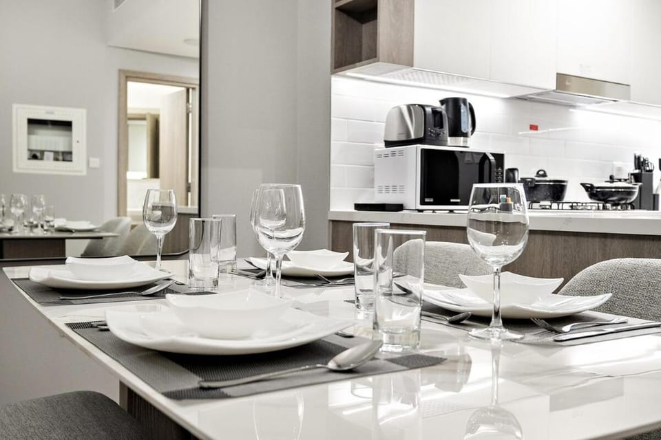 FIRST CLASS 1BR Majestic Marina Views Apartment in Dubai