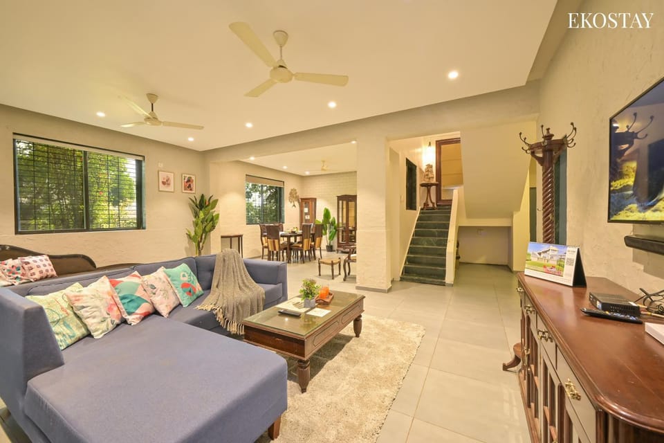 TV and multimedia, Living room, Seating area