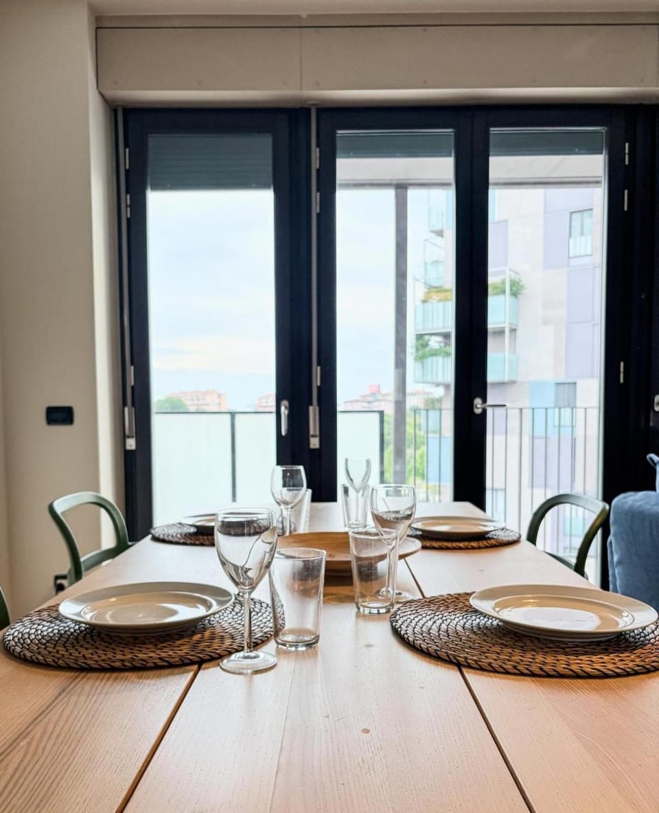 Large Apartment with Terrace Apartment in Milan