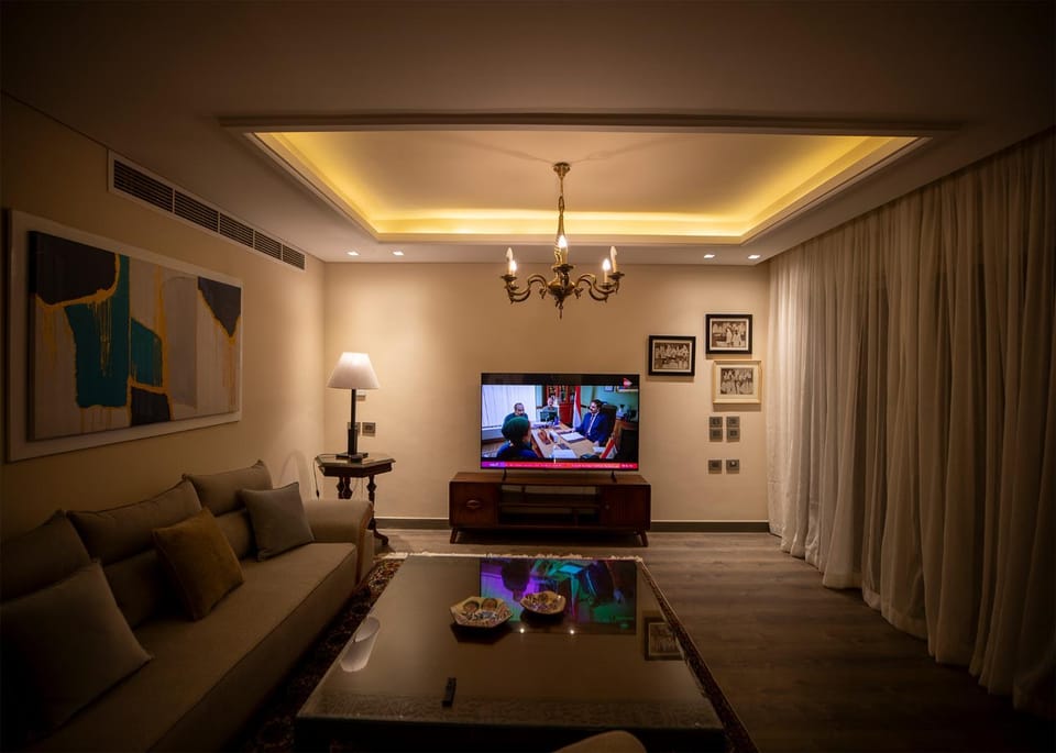 Communal lounge/ TV room, TV and multimedia, Living room, Seating area, Evening entertainment