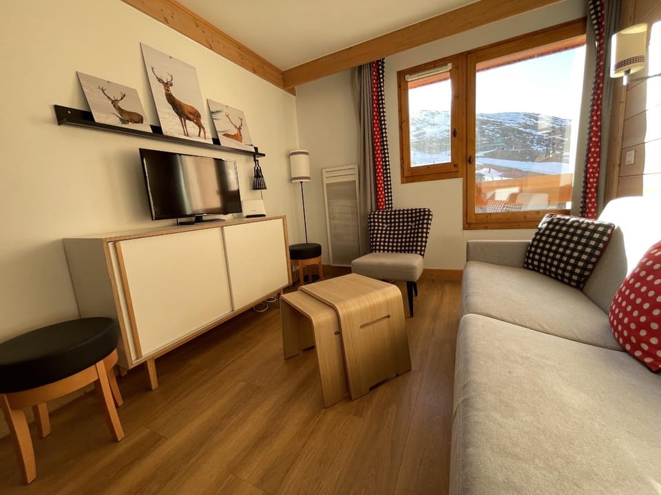 1424 Aconit T 4 LES MENUIRES Apartment in Les Allues