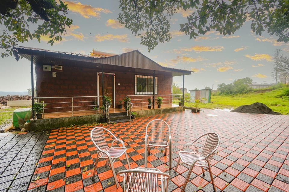 Property building, Patio, Day, Garden
