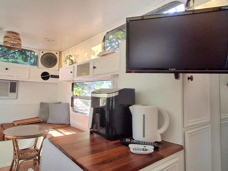 Vintage Coral Green House in Yates Street