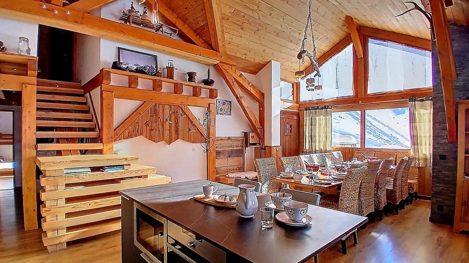 0med Spacieux appartement Les Menuires skis aux pieds Apartment in Les Allues