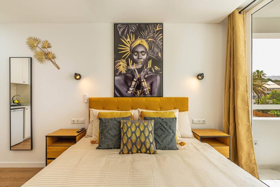 Bed, Decorative detail, Bedroom