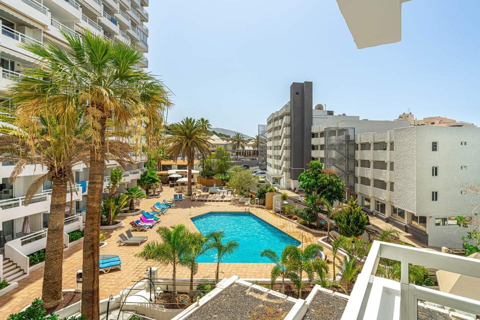 Property building, Pool view, Swimming pool