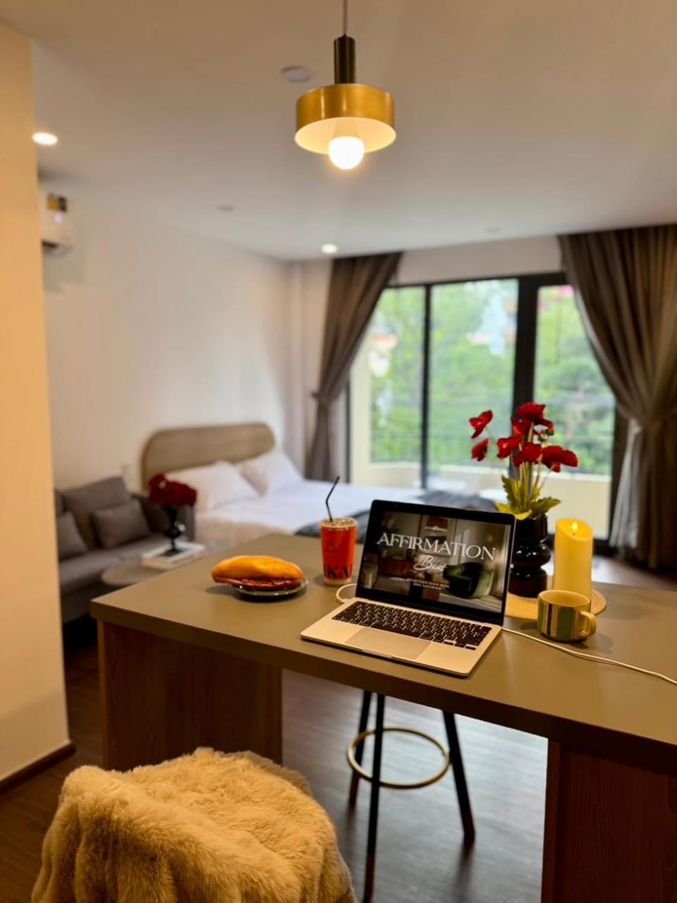 Kitchen or kitchenette, Seating area