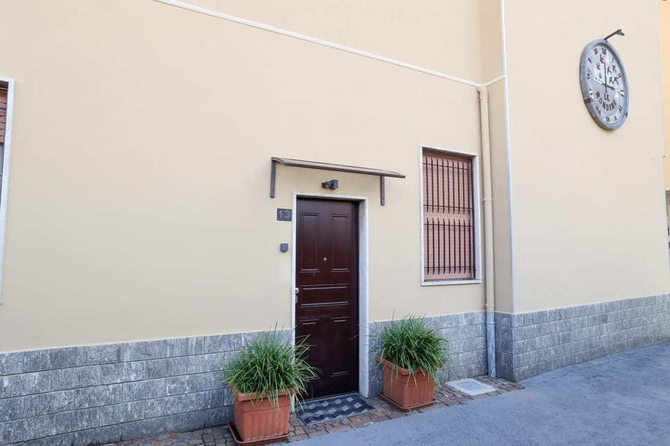 Le Rondini 1 Bed and Breakfast in Lombardy