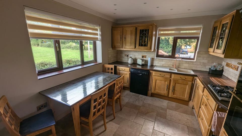 Kitchen or kitchenette, Dining area, dishwasher, oven, toaster