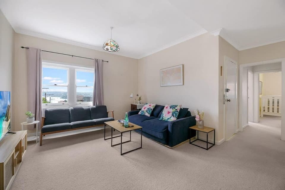 Harbour Grove Sanctuary w Garage Quiet & Private Apartment in Sydney