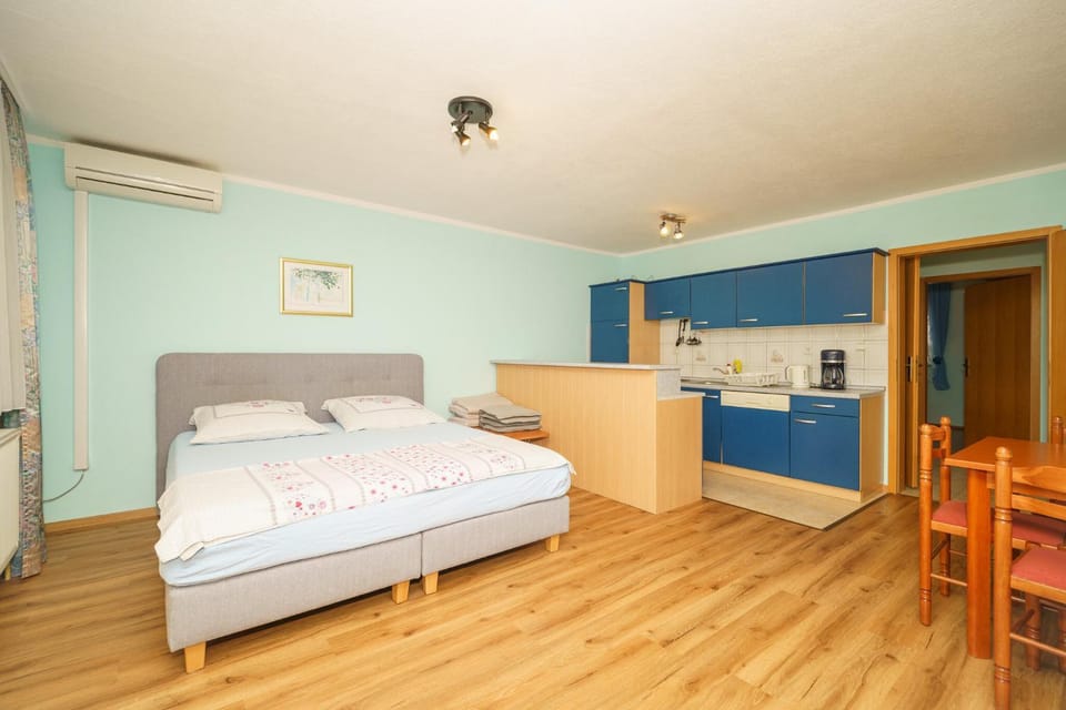 Sea Breeze Apartments Apartment in Crikvenica