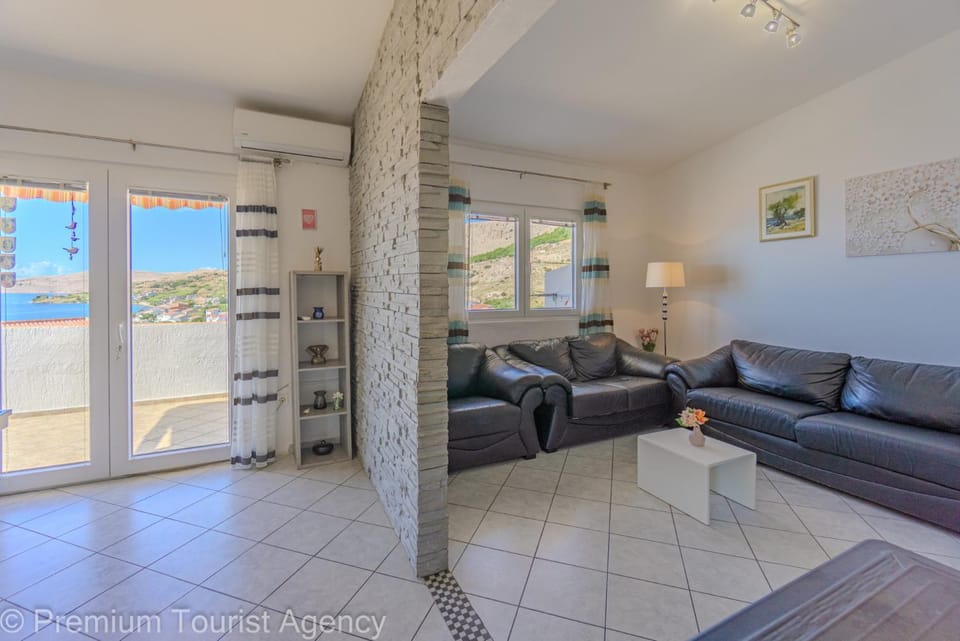 View (from property/room), Balcony/Terrace, Living room, Seating area, Sea view