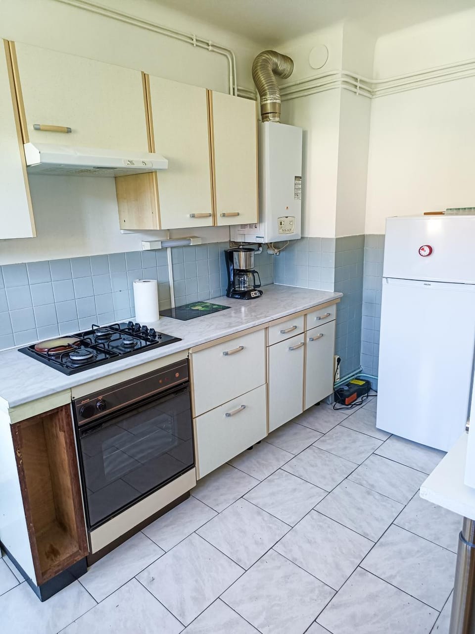 Kitchen or kitchenette, oven, pet friendly, stove