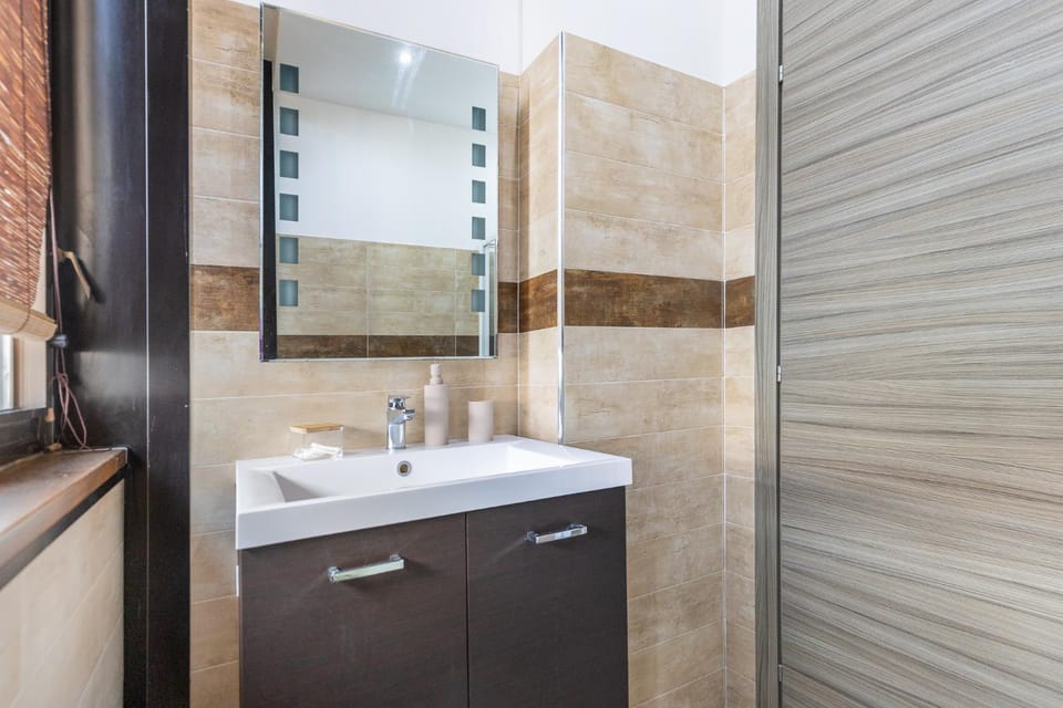 Porta Nuova-Inalpi Loft Moderno Luminoso con AC Apartment in Turin