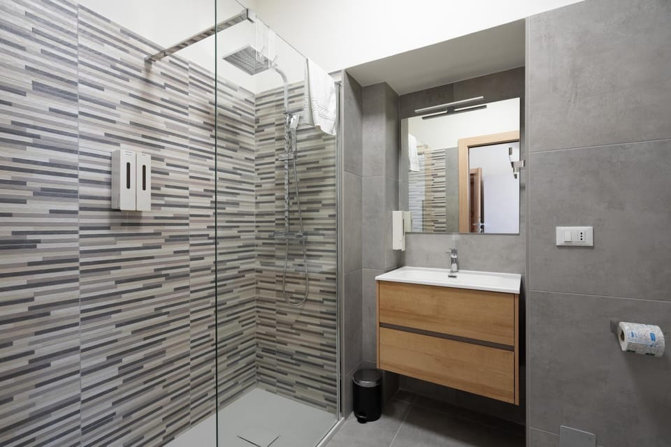 Shower, Bathroom