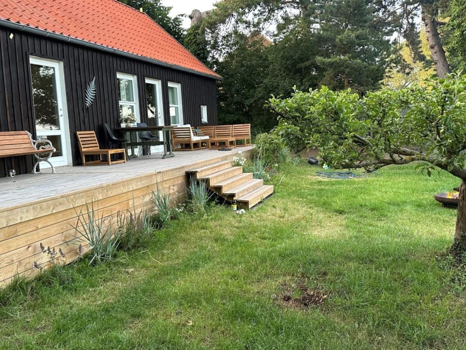 Property building, Natural landscape, Seating area, Sea view, Sea view, Sunrise, Sunset