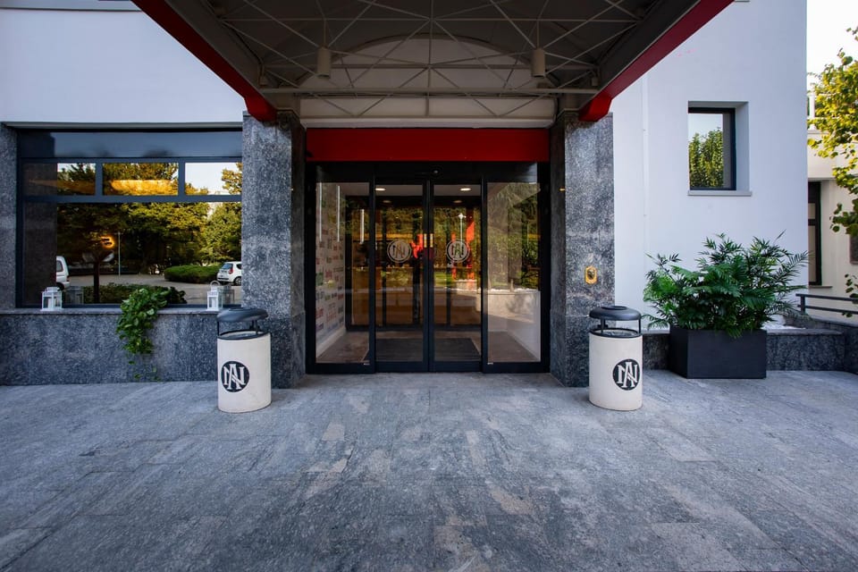 Facade/entrance