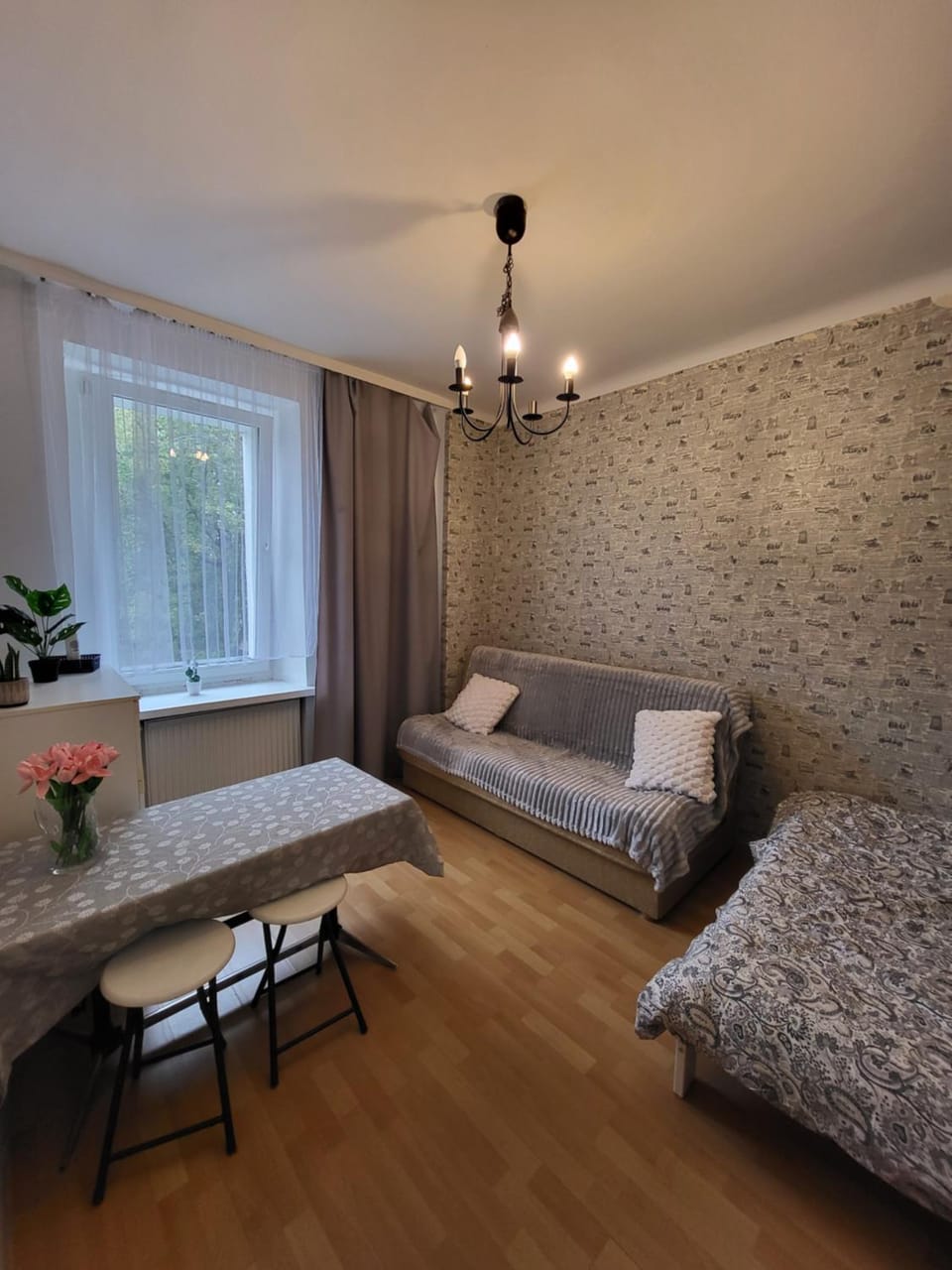 Bed, Living room, Photo of the whole room, Seating area, Bedroom