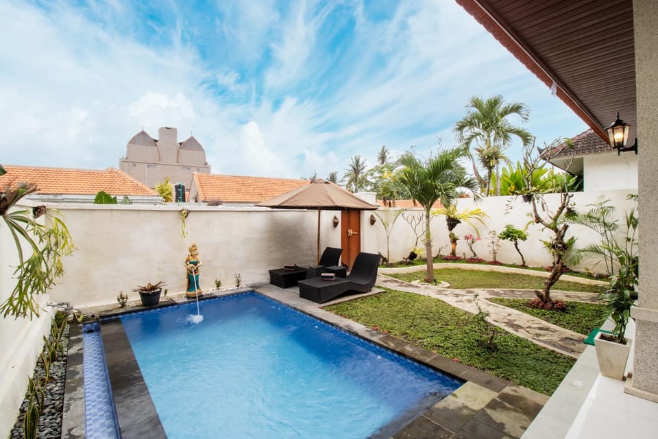 Swimming pool, Swimming pool