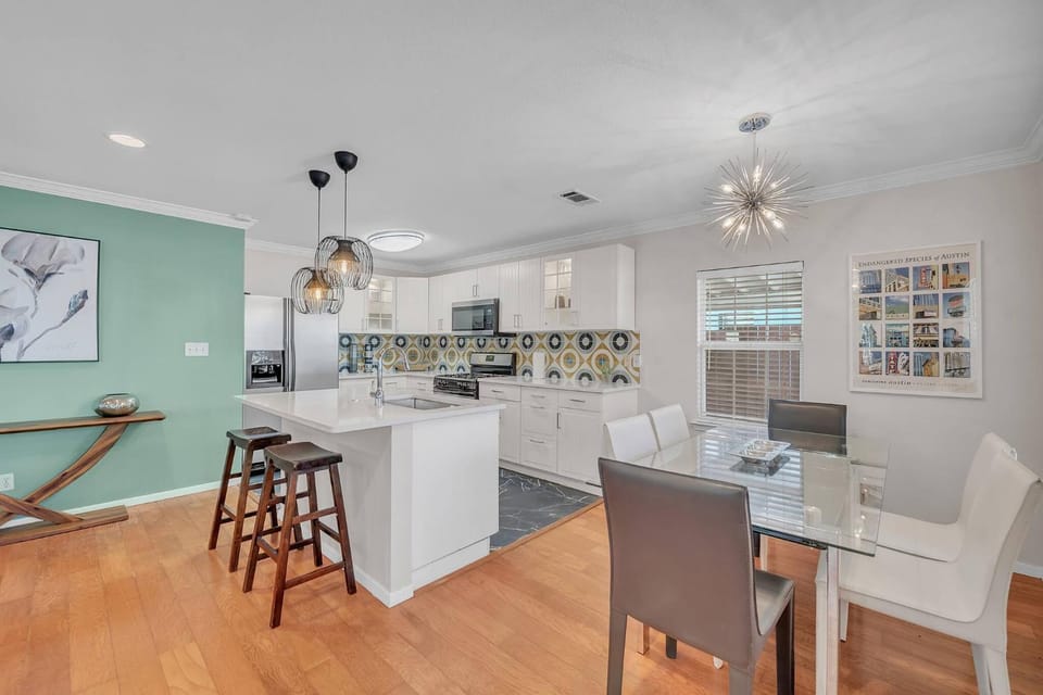 Kitchen or kitchenette, Dining area, pet friendly, kitchen