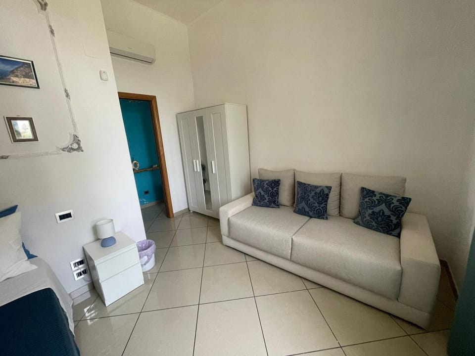 Bedroom, air conditioner