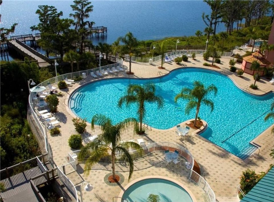Hot Tub, Balcony/Terrace, Seating area, Canoeing, Area and facilities, Swimming pool, Family