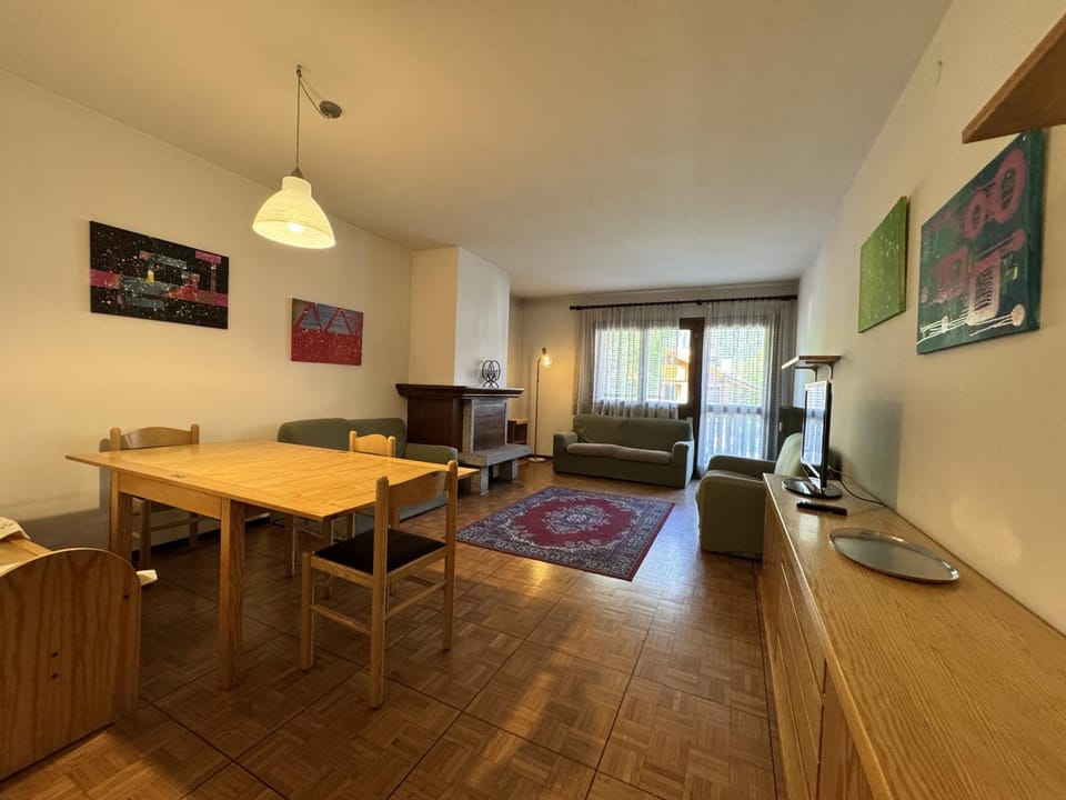 Communal lounge/ TV room, Living room