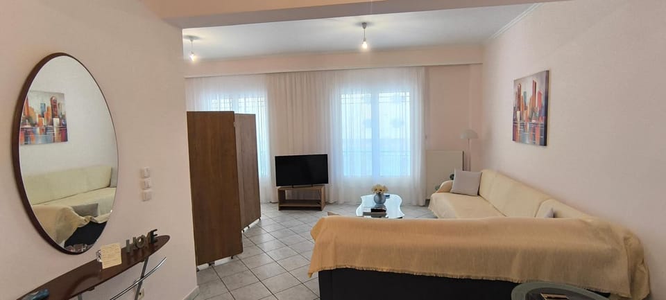 Communal lounge/ TV room, TV and multimedia, Photo of the whole room, Evening entertainment