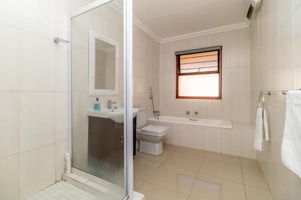 Lake View Villa in Gauteng