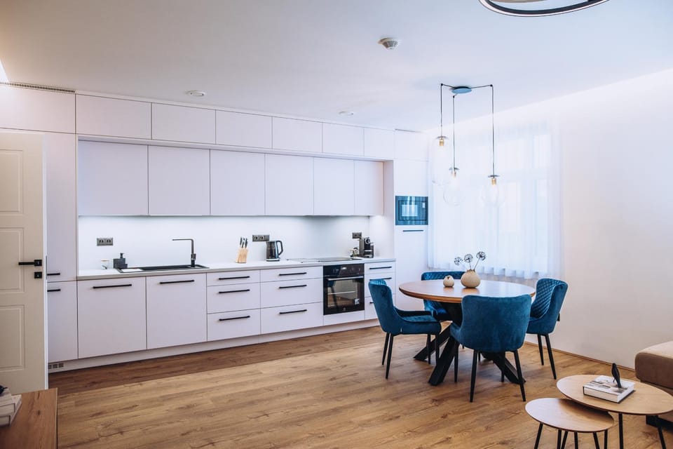 Kitchen or kitchenette, Living room