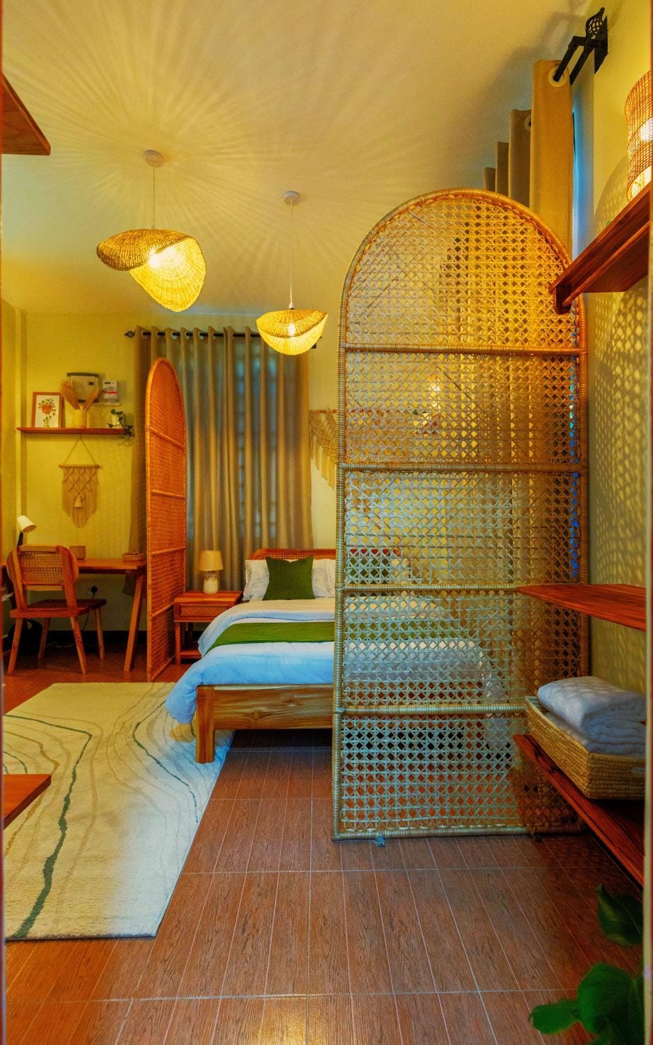 Photo of the whole room, Bedroom