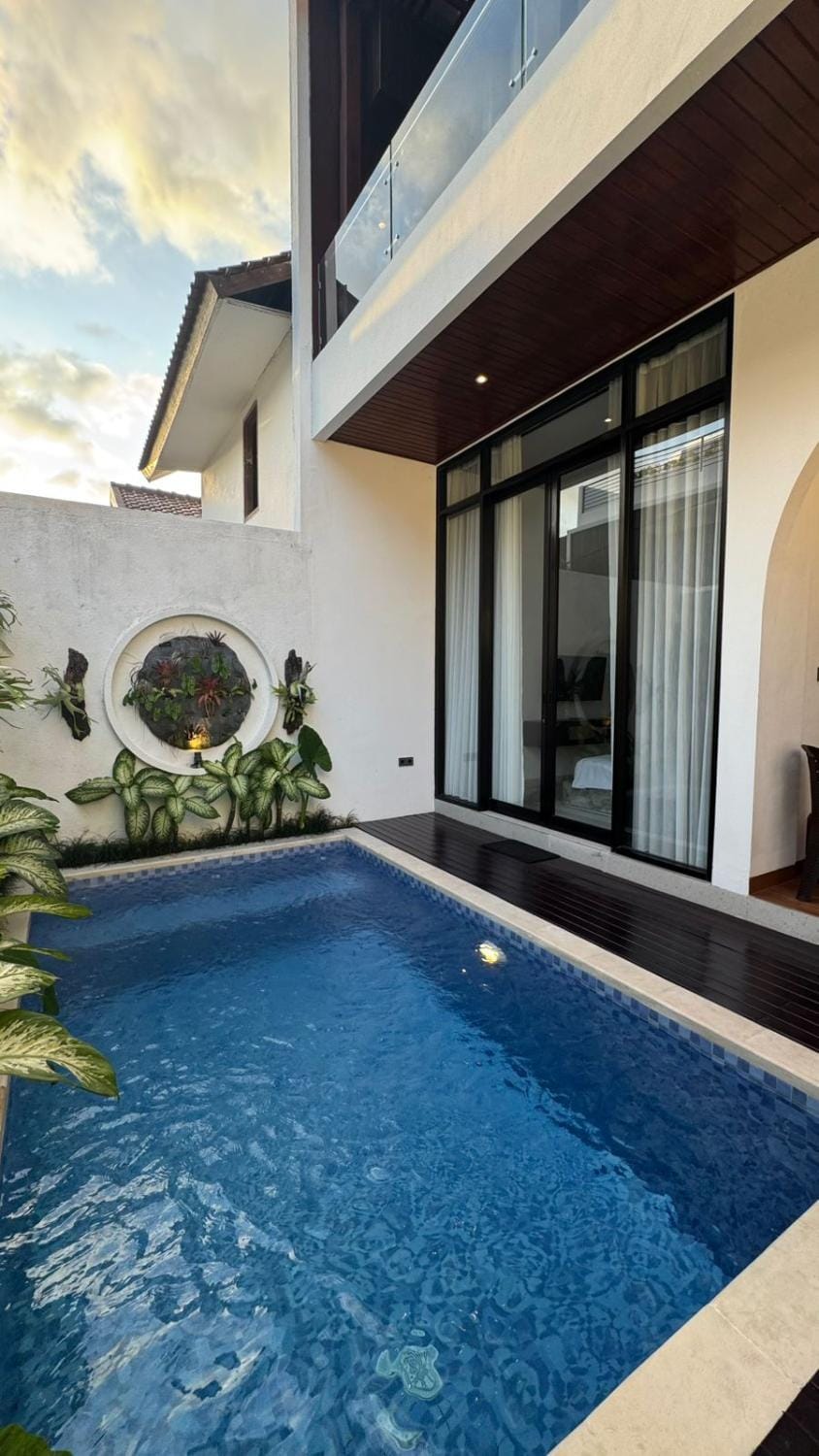 Property building, Pool view, Swimming pool