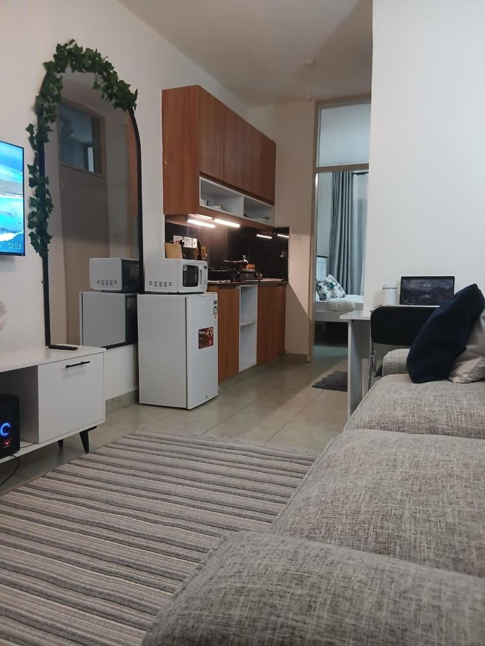Stylish 1 bedroom 3 mins to TRM Mall Nairobi fast Wi-Fi Netflix Self Check-in Apartment in Nairobi County