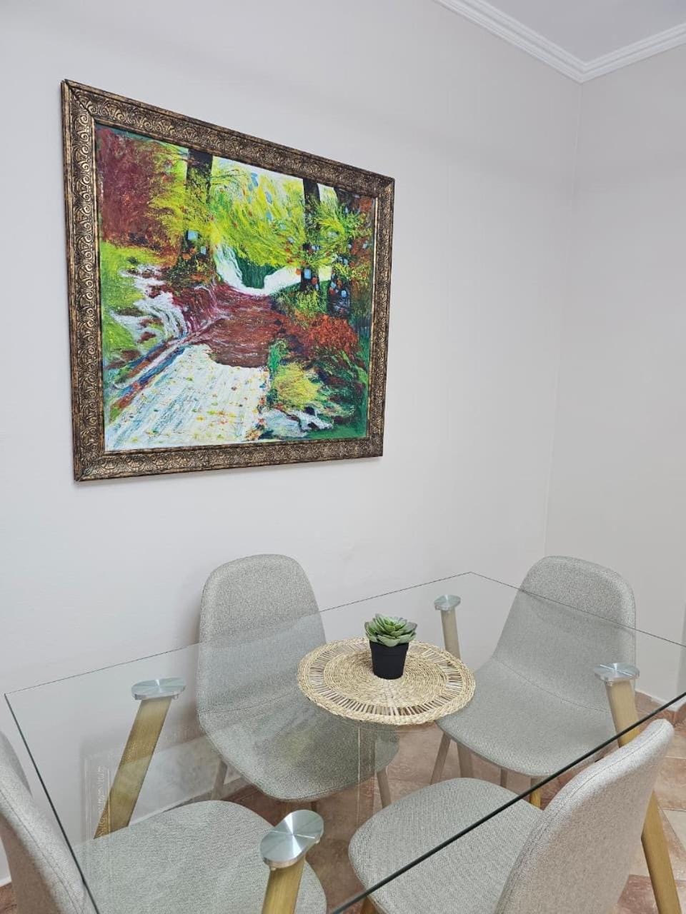 Decorative detail, Dining area