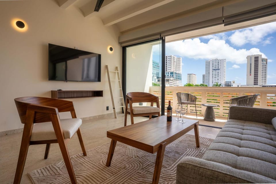 Nomad Studio Fast WiFi and Rooftop Pool Apartment in Cancun