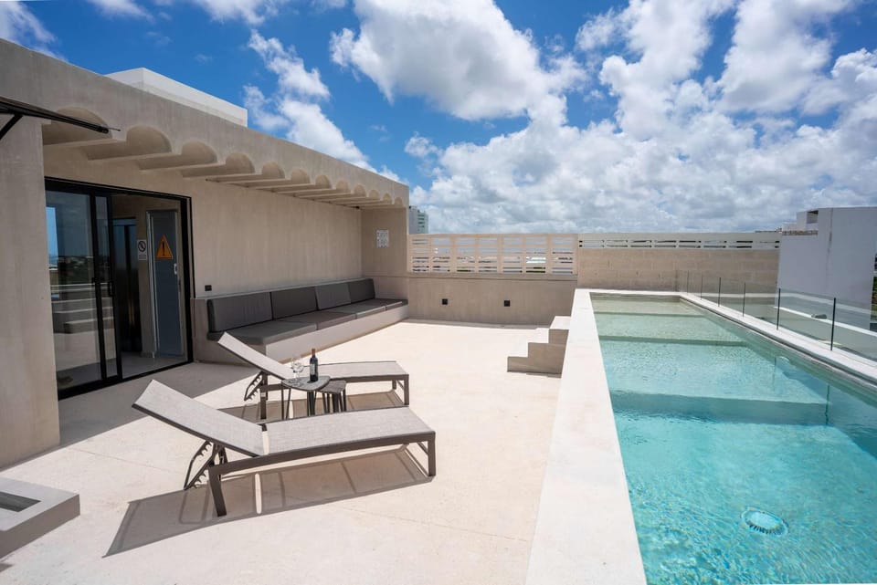 Remote Work Ready Studio with Coworking and Views Apartment in Cancun