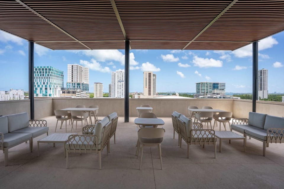 Work and Relax Studio with Rooftop and Workspace Apartment in Cancun