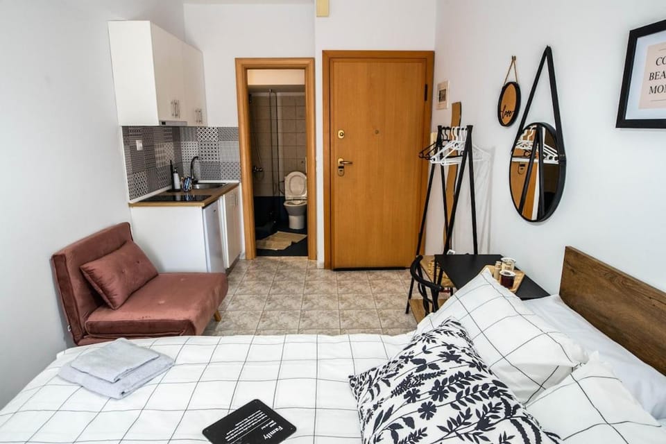 VPG Minimal Studio Apartment in Thessaloniki